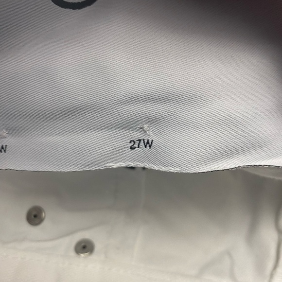 BDG DESTROYED MIDI BERMUDA LOW RISE SHORTS sz 27w
NWT - Picture 4 of 7